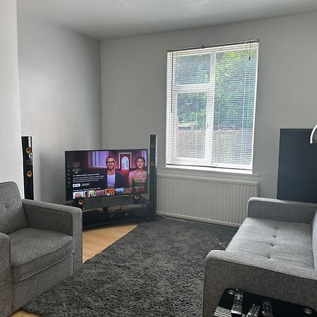 Experience London With Easy Villa บรอมลีย์ ภายนอก รูปภาพ