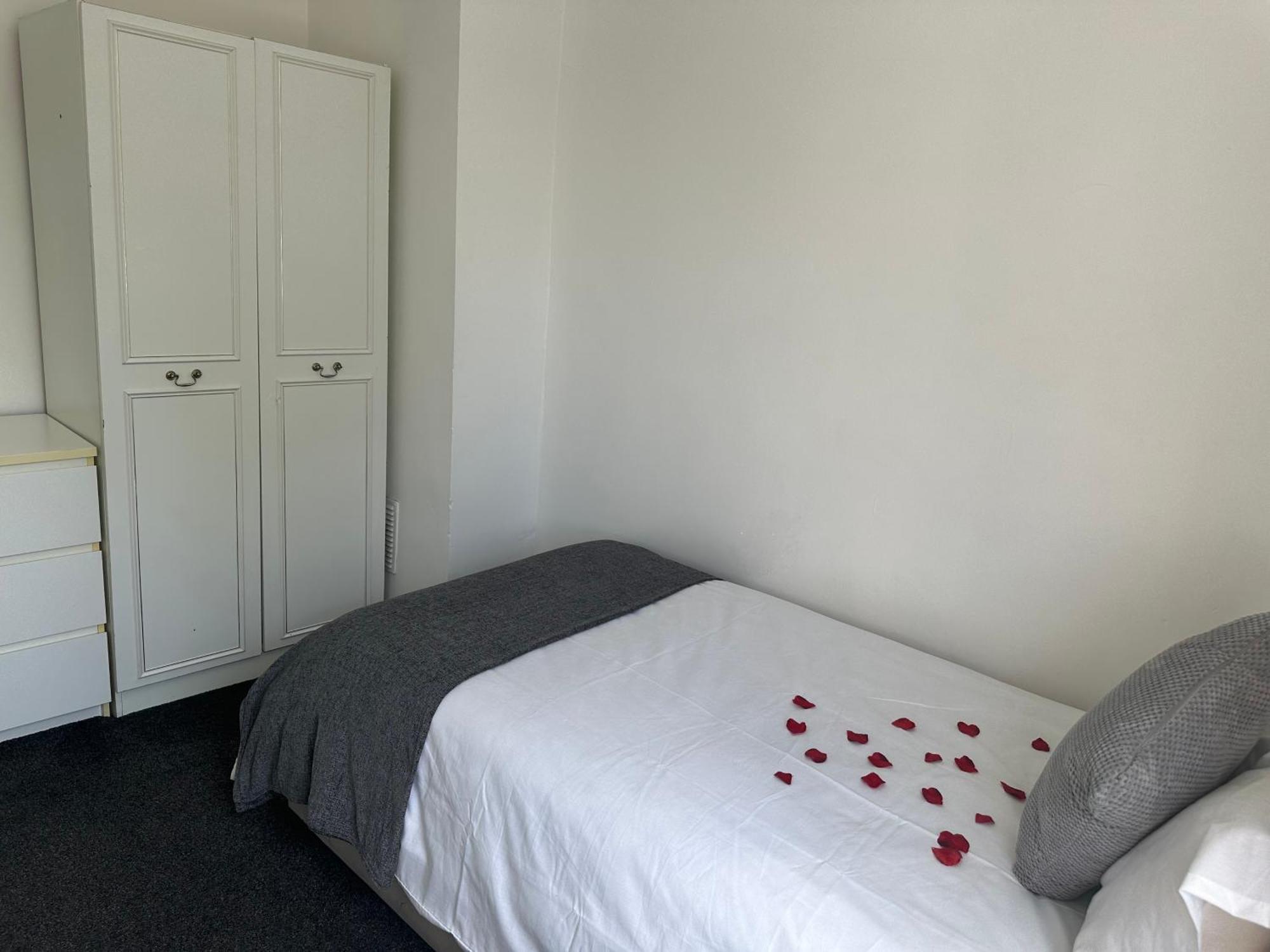 Experience London With Easy Villa บรอมลีย์ ภายนอก รูปภาพ